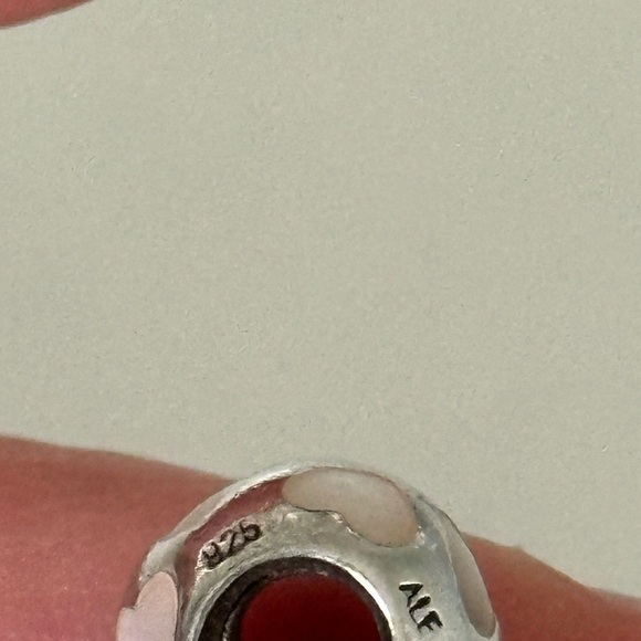 Pandora 925 Mother Of Pearl Hearts Love Me Rare Retired Bead Charm - Picture 4 of 4